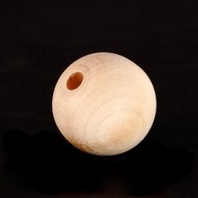 1" (25MM) Wood Round Bead With a 3/16" Hole. 1" (25MM) Wood Round Bead With a 3/16" Hole.